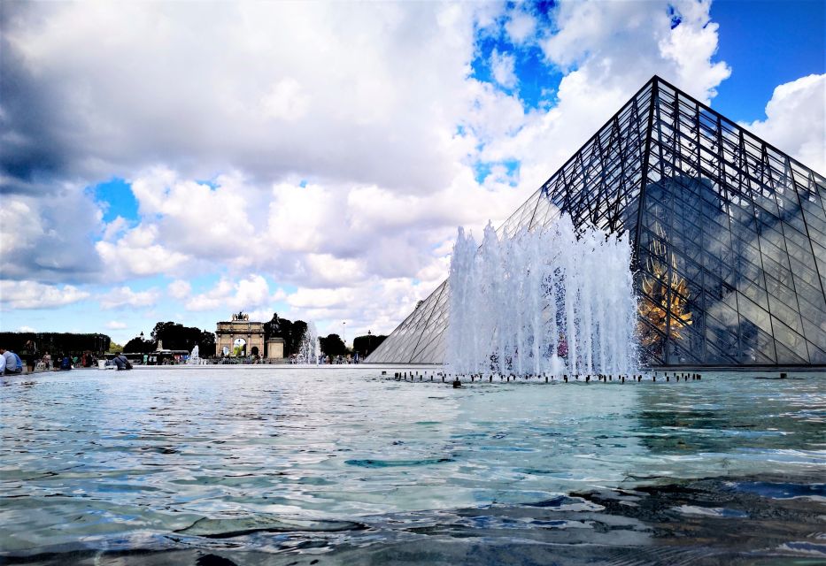 Paris: Private Family Tour and Seine River Cruise - Prestigious Monuments on Seine