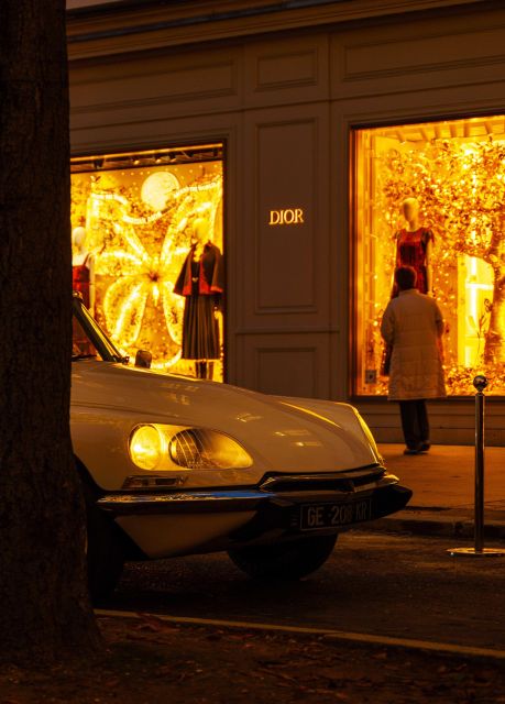 Paris: Private Guided Tour and Photos in a Vintage Citroën DS. - Vintage Citroën DS Automobile