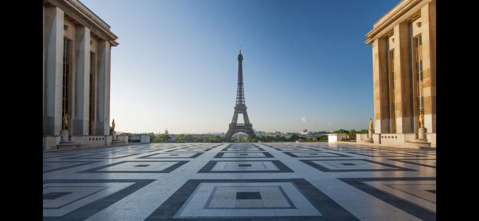 Paris: Private Guided Tour of the Must-See Places. - Galeries Lafayette and Louvre