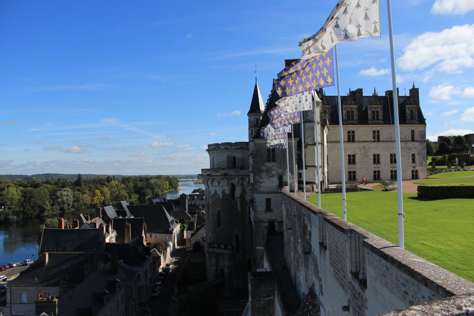 Paris: Top Loire Castles With Lunch and Wine - Indulging in a French Meal