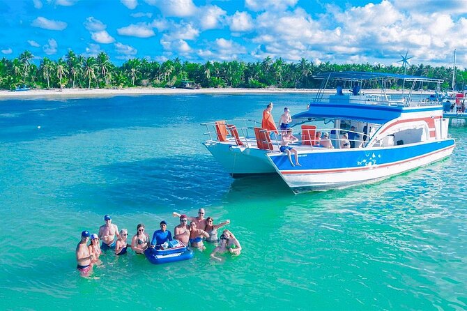 Party Boat / Catamaran Party in Punta Cana / Free Drinks - Reviews and Badge of Excellence