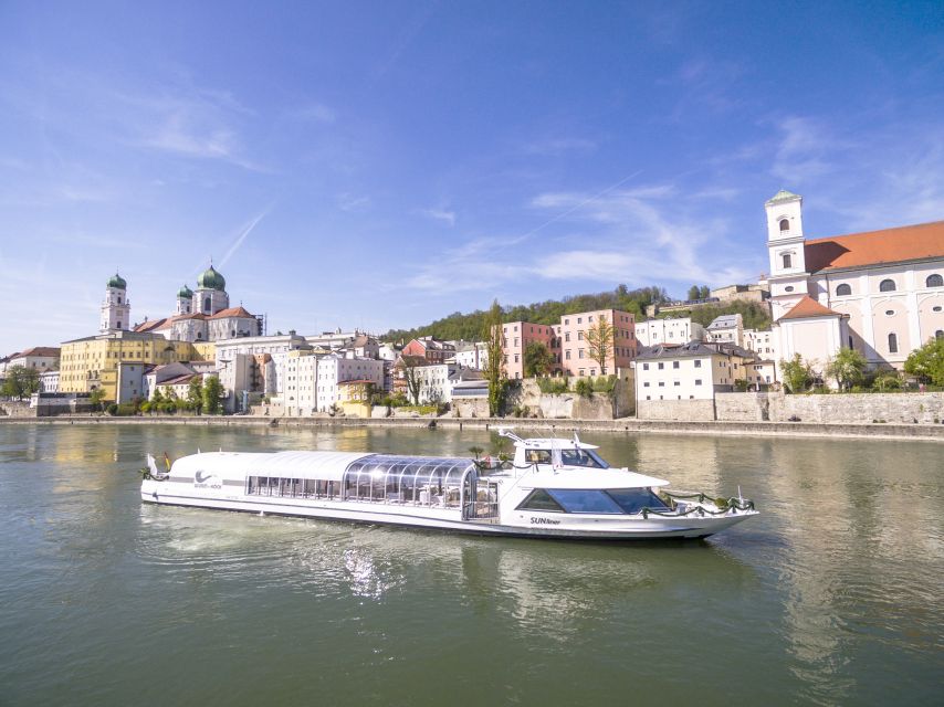 Passau: Highlights Tour of the Floating City on the Danube and Inn - Onboard Amenities and Services