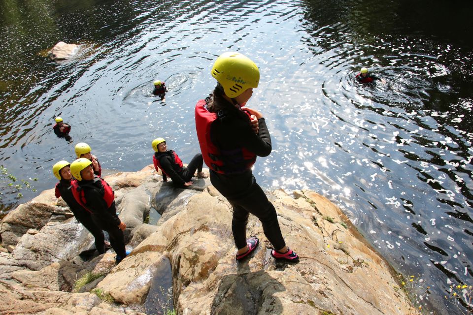 Perthshire: Adventure Tubing and Cliff Jumping Experience - Navigating the River Garry