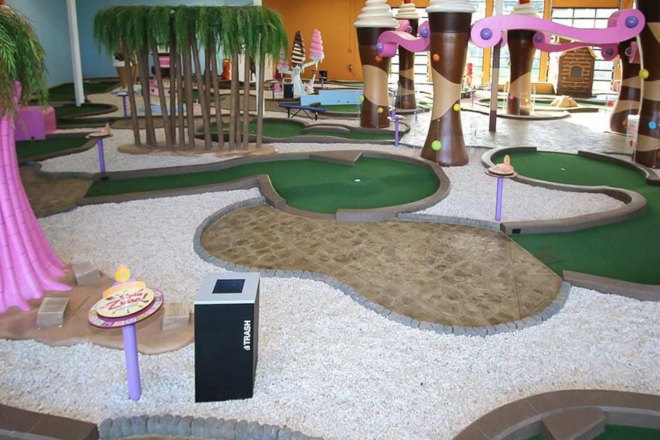 Pigeon Forge: Crave Golf Club Mini-Golf Experience - Equipment and Accessibility