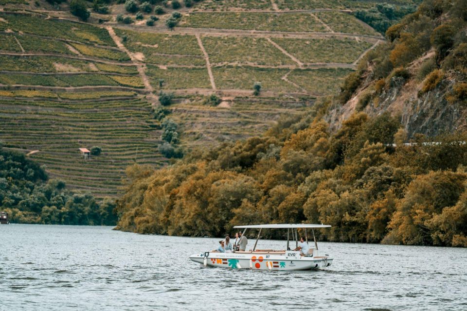 Pinhao: Douro River Solar Boat Tour - Wine Tasting Included - Getting to the Starting Point