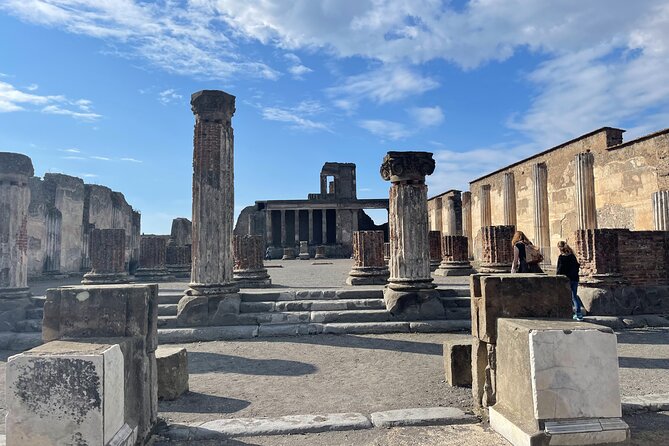 Pompeii Guided Tour Small Group Skip the Line - Exploring Preserved Buildings