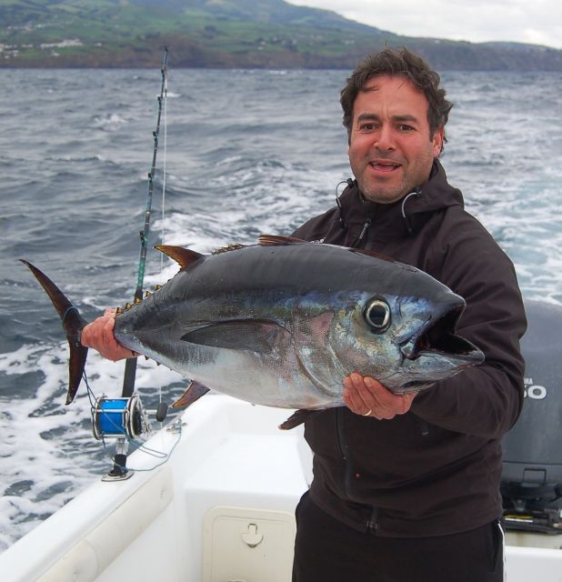 Ponta Delgada: 4-hour Half-Day Sport Fishing Adventure - Boat and Motor Specifications