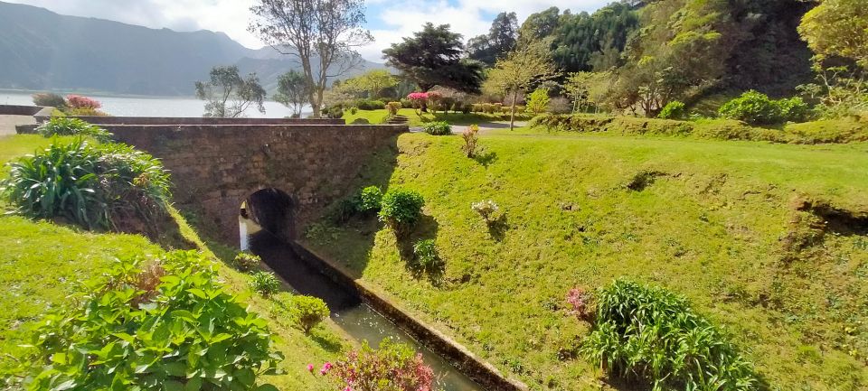 Ponta Delgada: Tour Sete Cidades Green & Blue Lakes - Free Cancellation and Reservation