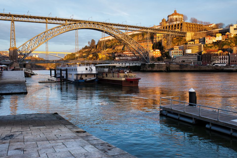 Porto: City Exploration Smartphone Game - Requirements and Restrictions