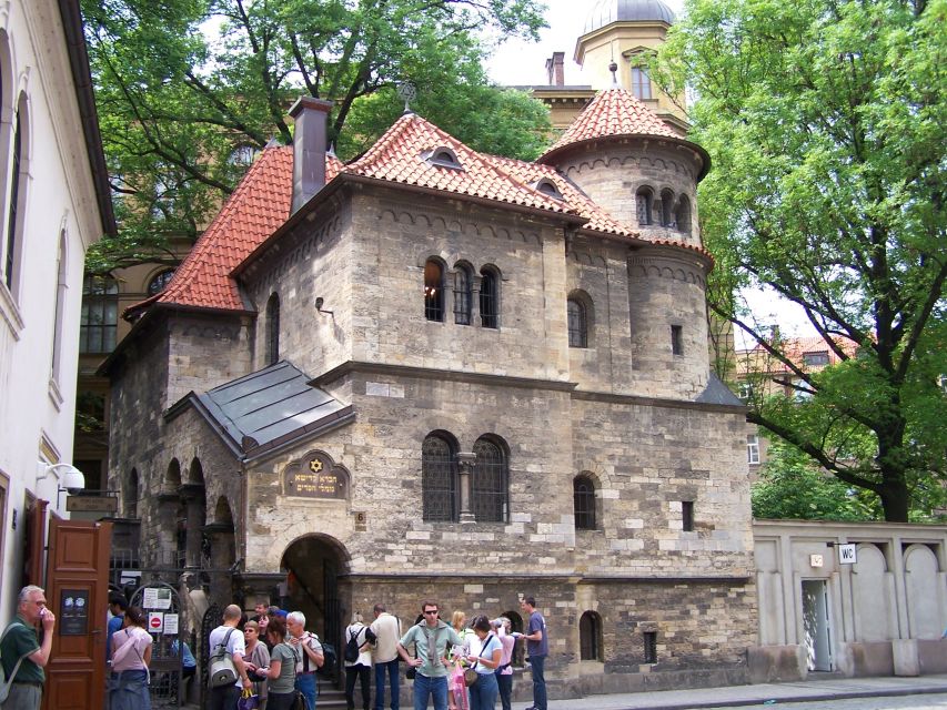 Prague: Old Town and Jewish District Walking Tour - Positive Feedback on Guides