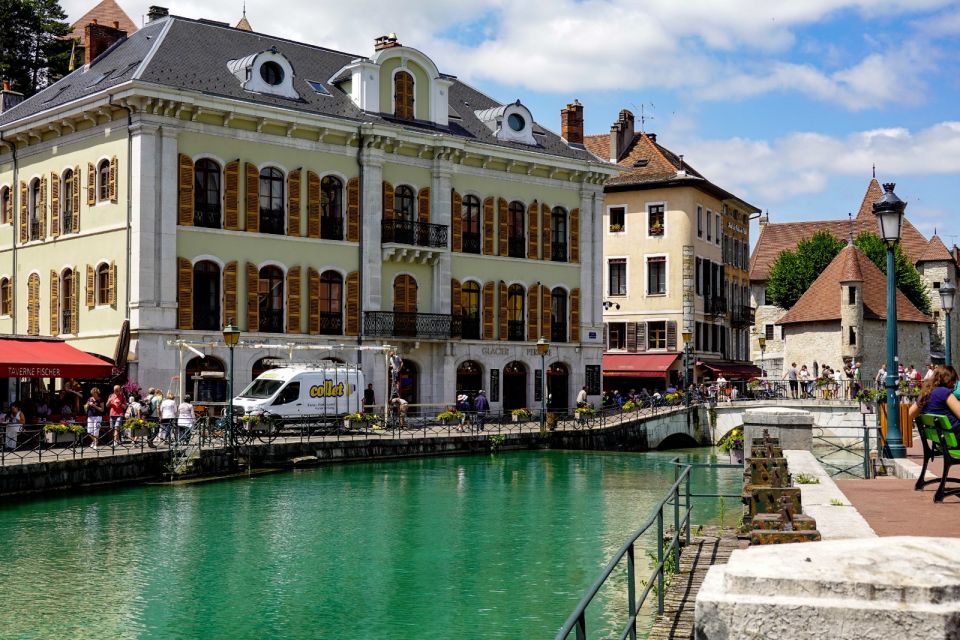 Private 2-Hour Walking Tour of Annecy With Official Guide - Highlights of the Private Walking Tour