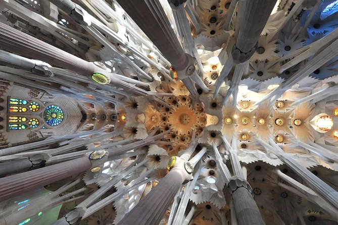 Private Barcelona and Sagrada Familia Tour With Hotel Pick-Up - Sagrada Familia Experience