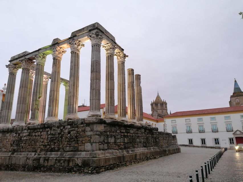 Private Full Day Tour - Évora and Monsaraz - Roman Landmarks