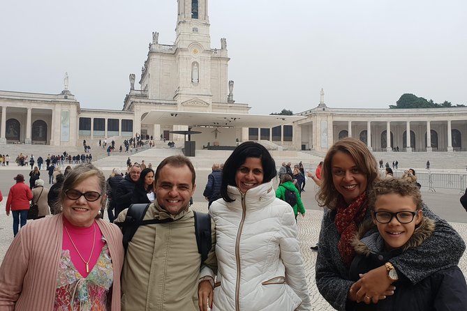 Private Small Groups Tour Fátima Full Day - Visiting the Chapel of Apparitions