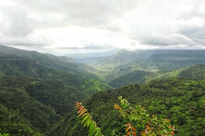 Private Southwest Day Tour: 7-Coloured Earth, Chamarel Waterfall, Trou Aux Cerfs - Pickup Information