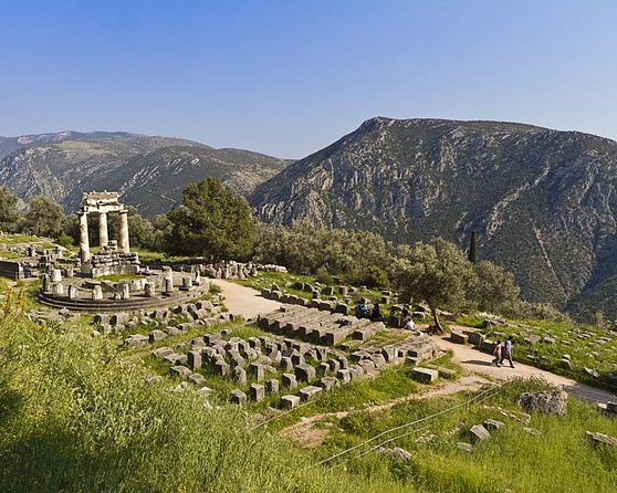 Private Tour: Delphi Day Trip From Athens Including Wonderful Local Lunch - Learning About Greek Gods and Oracles