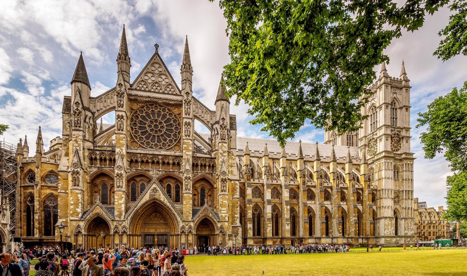 Private Transfers From Heathrow Airport to Westminster - Included Features