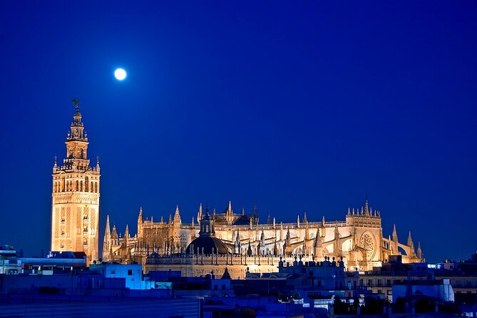 Private Walking Tour to Seville With Flamenco Show - Flamenco Show at Casa De La Guitarra