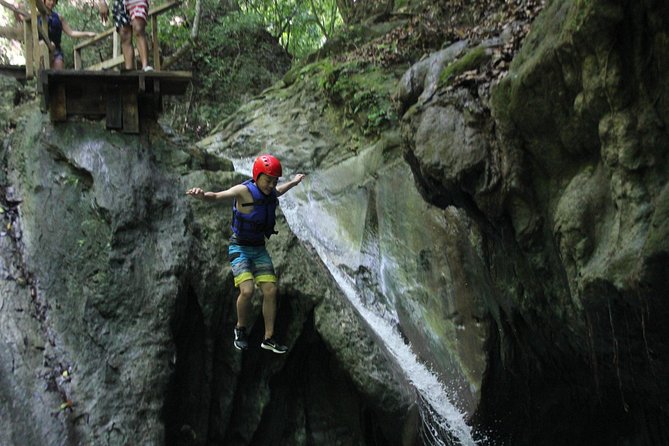 Puerto Plata: Waterfalls of Damajagua (SAFARI HALF DAY) - Tour Accessibility