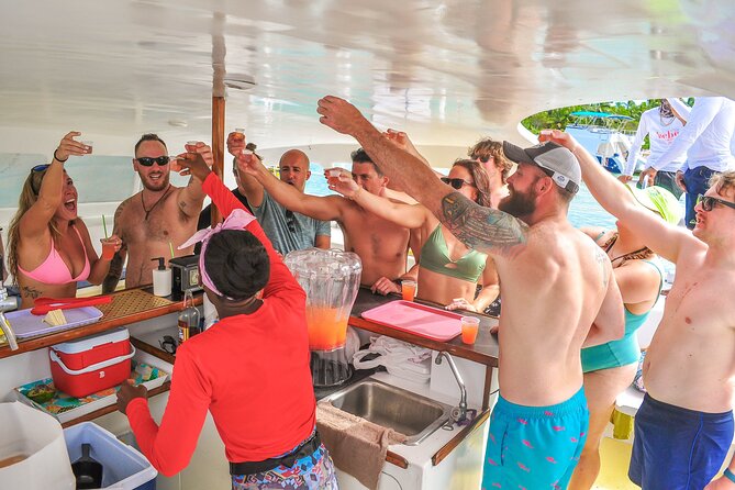 Punta Cana Private Catamaran (Medium Group) - Inclusions and Exclusions