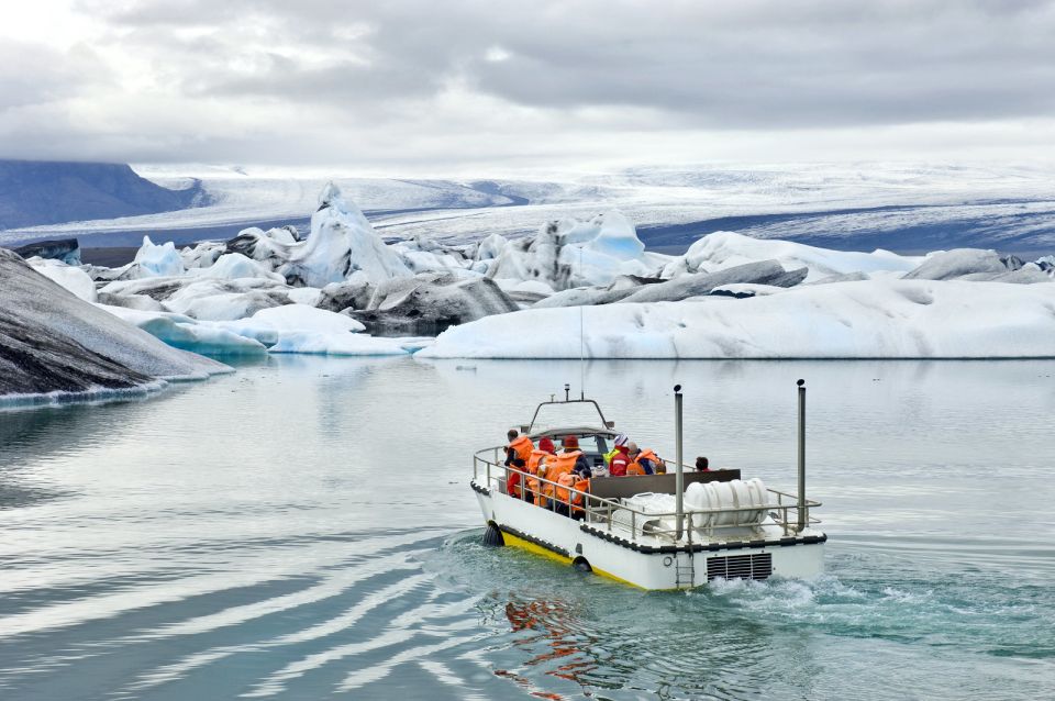 Reykjavik: 2-Day Tour With Icebergs, Glaciers & Waterfalls - Amphibious Boat Tour of Jökulsárlón