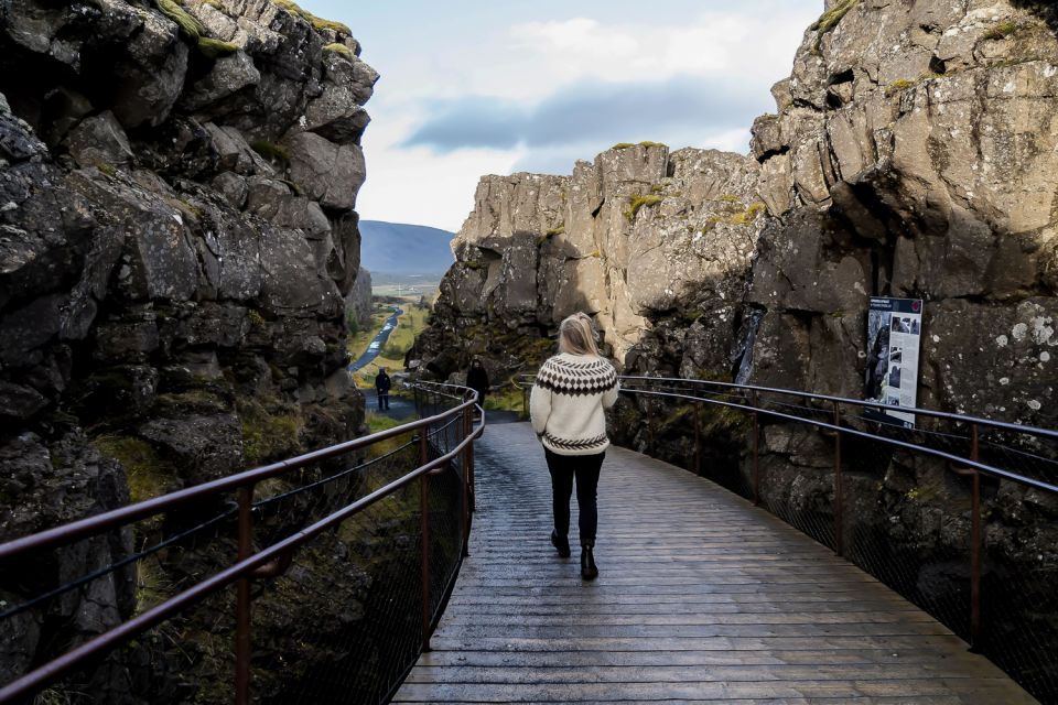 Reykjavik: The Golden Circle Day Tour - Exploring Gullfoss Waterfall