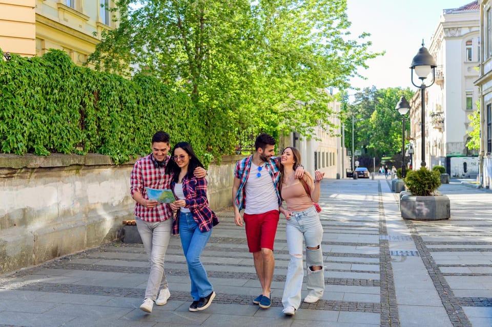 Romantic Scenic Walking Tour in Hallstatt - Explore Enchanting Streets