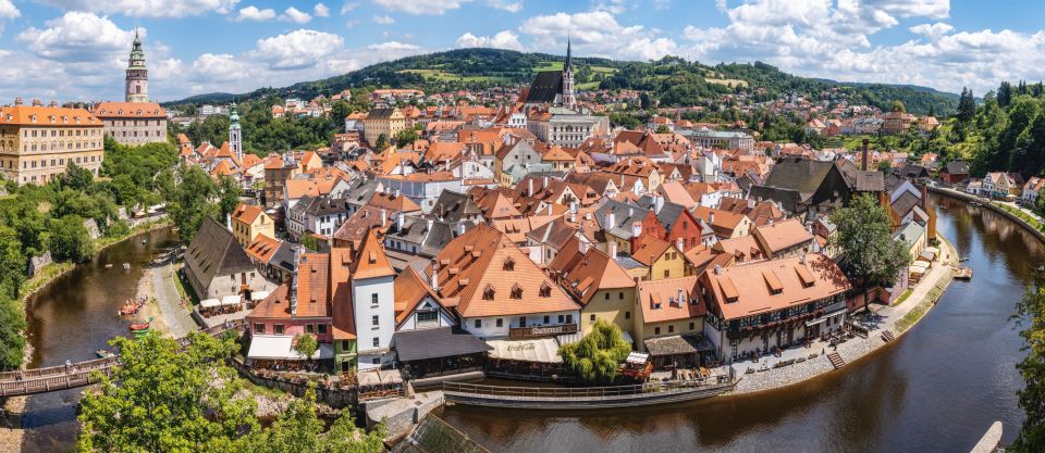 Romantic Whispers of Český Krumlov - Discovering the Enchanting Castle