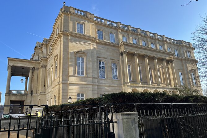 Royal Family and Changing of the Guard Walking Tour - Accessibility and Infants