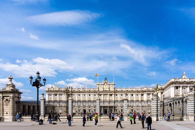 Royal Palace Monolingual Guided Tour - Tour Itinerary