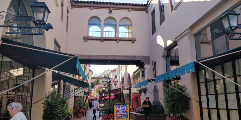 Santa Barbara: Scavenger Hunt Walking Tour - Discovering Santa Barbaras Attractions