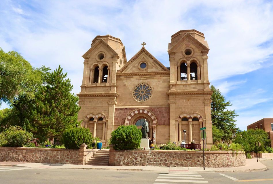 Santa Fe's Romantic Whispers: A Love-Filled Journey - Discovering the Palaces History