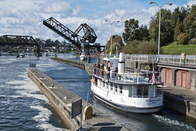 Seattle City and Snoqualmie Falls Half-Day Guided Tour - Guided Experience