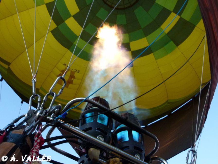 Segovia: Hot Air Balloon Ride With Picnic and Activity Video - Delectable Iberian Products Picnic