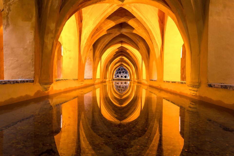 Seville: Cathedral and Alcázar Guided Tour - Discovering the Alcázar of Seville