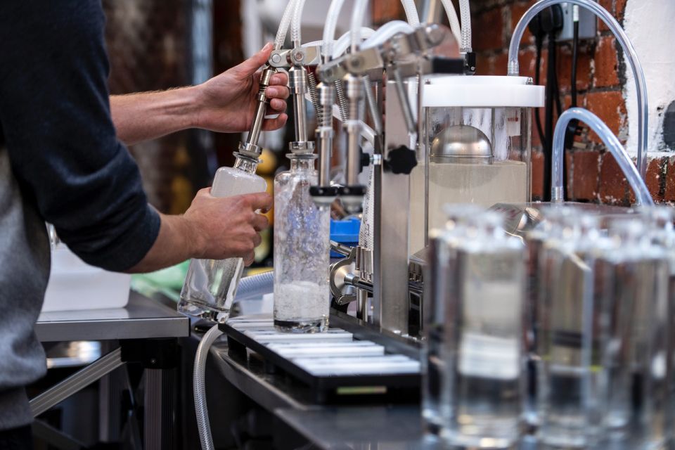 Sheffield: Gin Distillery Tasting Visit With Guided Tour - Locksley G&T: Sunshine in a Glass