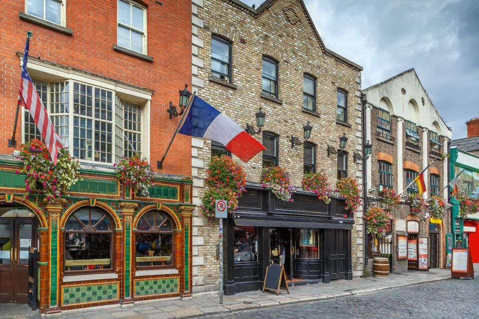 Skip-the-line Book of Kells and Old Town Private Tour - Guided Experience and Languages