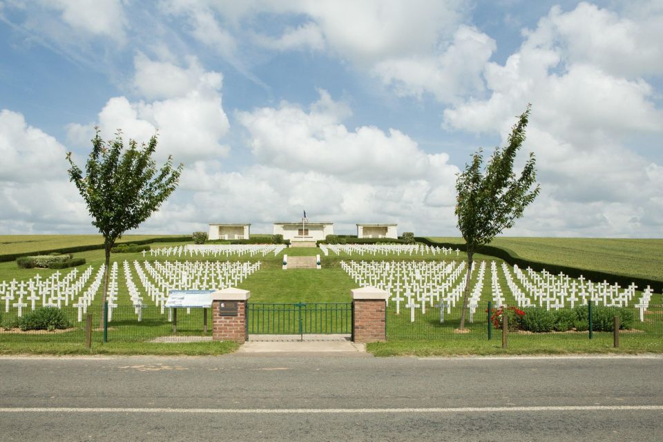 Somme Battlefields Day Private Trip From Paris - Tour the Amiens Cathedral