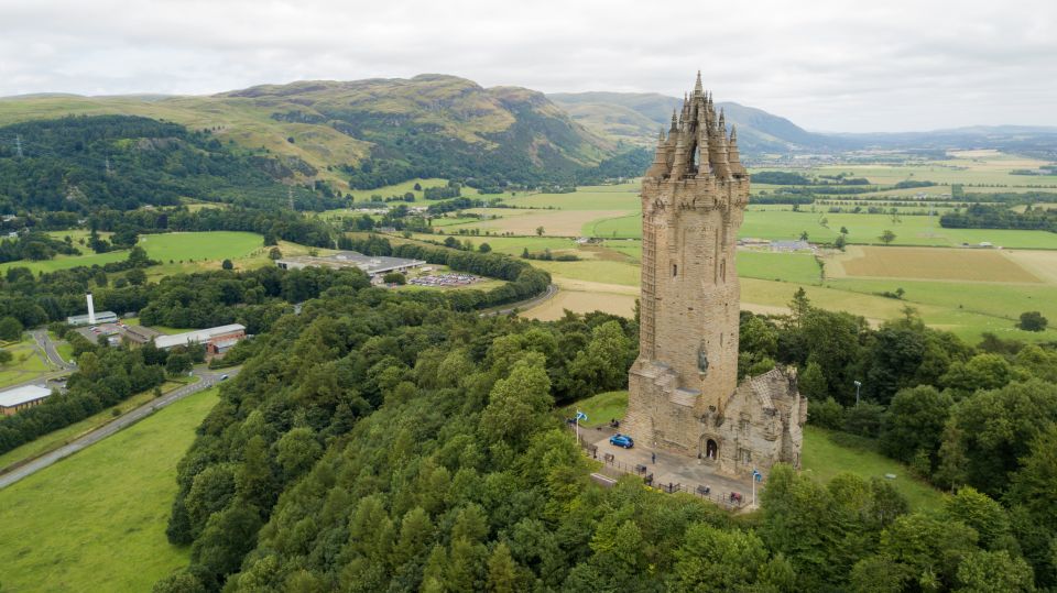 Stirling: Historical Walking Tour in English - Architectural and Cultural Exploration