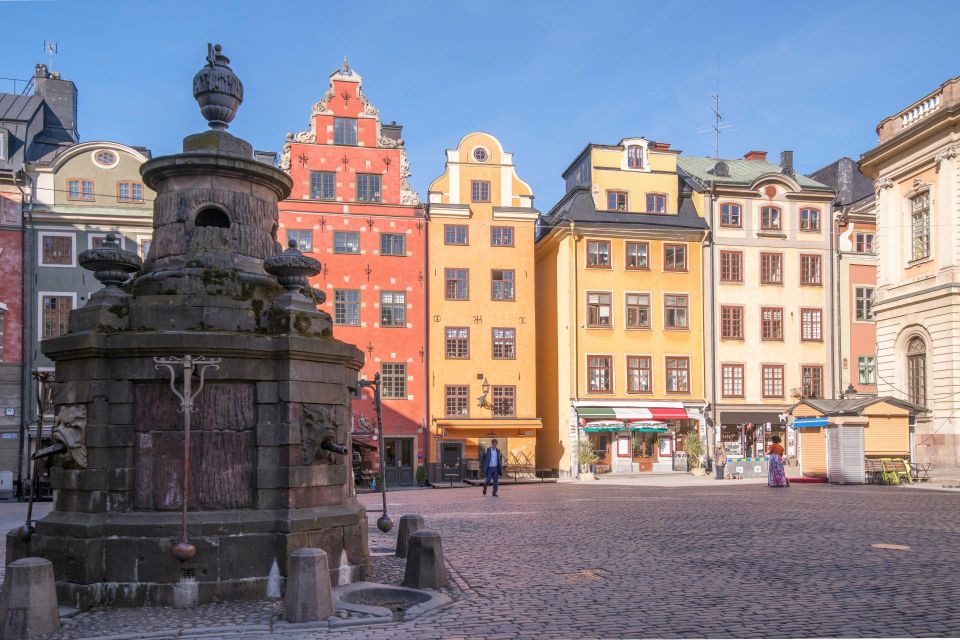 Stockholm Old Town Walking Tour and Djurgården Boat Cruise - Swedish History Insights