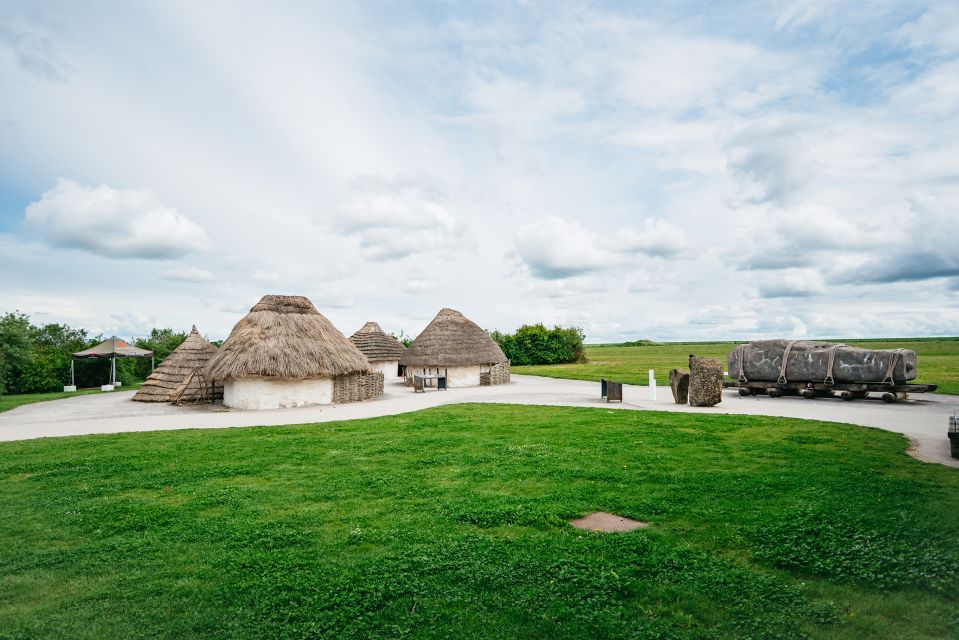 Stonehenge Admission Ticket - Outdoor Gallery and Reconstructions