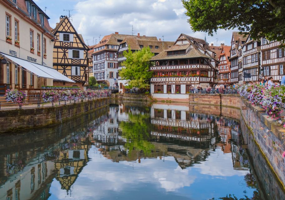 Strasbourg: Scavenger Hunt and Walking Tour - Downloading the Explorial App