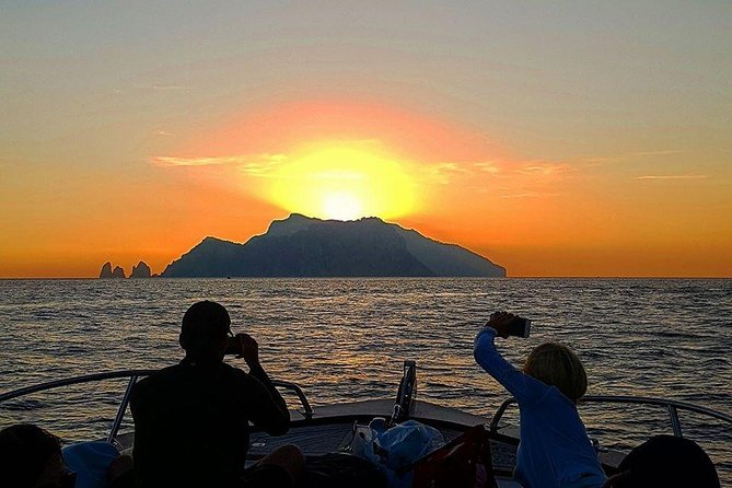 SUNSET BOAT TOUR - From Sorrento - Onboard Amenities