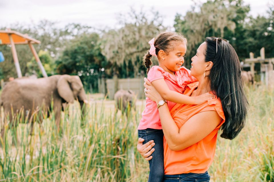 Tampa: ZooQuarium- ZooTampa & Florida Aquarium Combo Ticket - Interacting With Animal Ambassadors