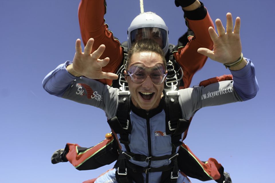 Tandem Skydiving Adventure in Prague - Instructor Qualifications