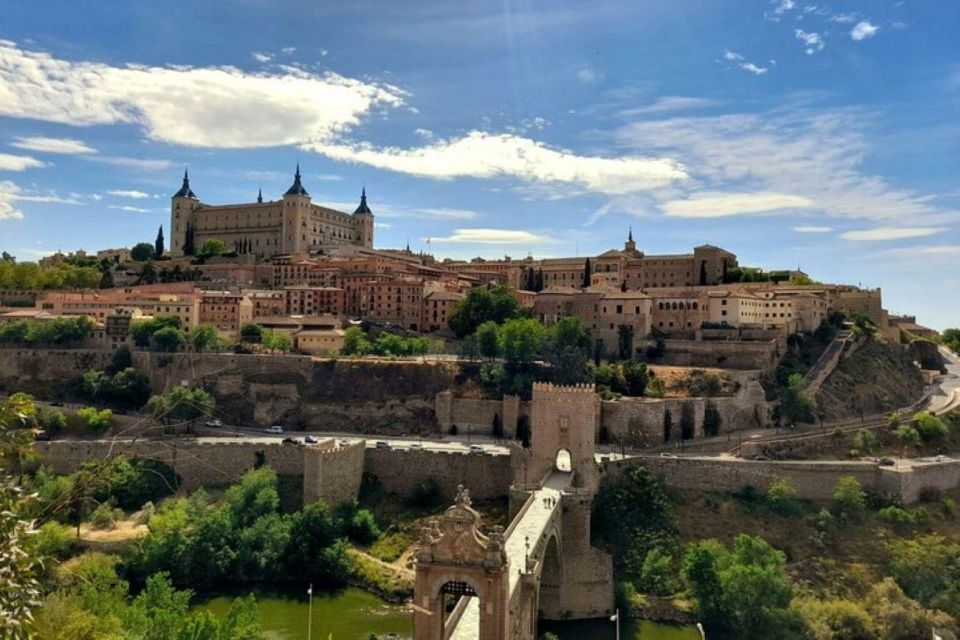 Toledo: Private Walking Tour With a Local Guide - Architectural Masterpiece: Catedral Primada