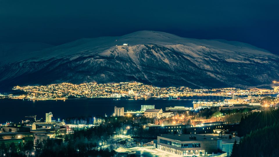 Tromso: Northern Lights Cable Car Excursion - Viewing the Northern Lights