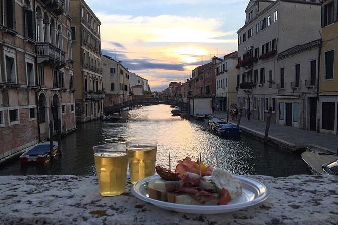 Venetian Food and Wine Tour With a Local - Tastings and Beverages