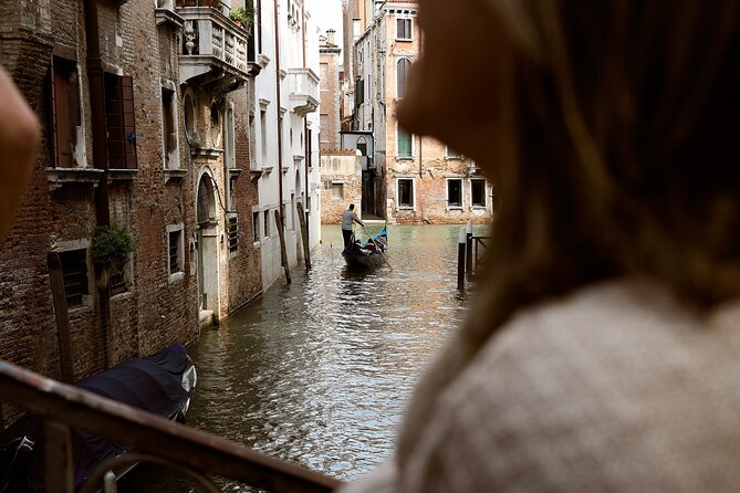 Venice Art Walking Tour With Traditional Spritz and Gondola Ride - Meeting Point and Start Time