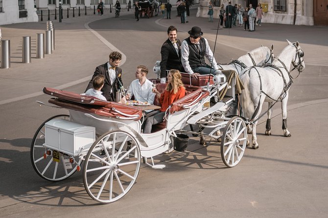 Vienna Horse-Drawn Carriage Ride With Sparkling Wine and Food - Food and Beverage Offerings